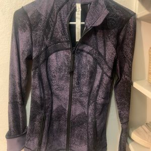 Lululemon jacket size 4